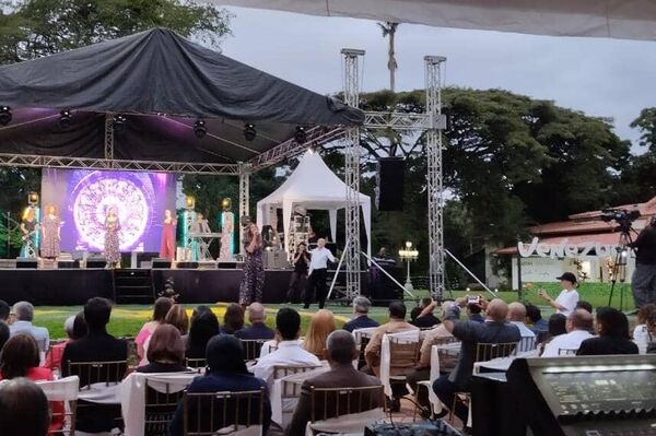 El Coro Turetsky y Soprano en un concierto en la ciudad Caracas - Sputnik Mundo