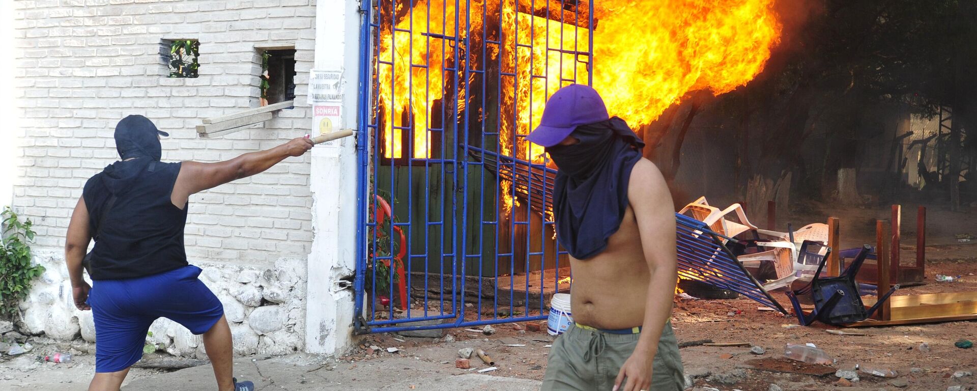 Incendian la sede de la Federación Sindical Única de Trabajadores Campesinos de Santa Cruz - Apiaguaiki Tumpa - Sputnik Mundo, 1920, 12.11.2022