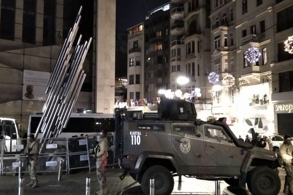 Presencia de elementos de seguridad en Estambul tras una detonación que produjo varias decenas de heridos. Presencia de elementos de seguridad en Estambul tras una detonación que produjo varias decenas de heridos. - Sputnik Mundo
