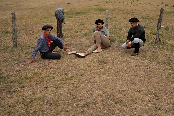 La fiesta dura dos días: el sábado hay concursos de doma y el domingo, un desfile festivo por las calles. - Sputnik Mundo