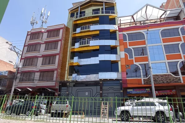 Estudié los colores encendidos, los colores vivos de las vestimentas aymaras, dijo el arquitecto Freddy Mamani Estudié los colores encendidos, los colores vivos de las vestimentas aymaras, dijo el arquitecto Freddy Mamani - Sputnik Mundo
