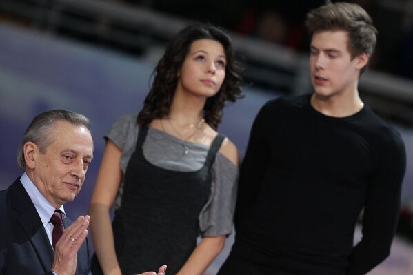 Gorshkov fue también el entrenador del equipo nacional ruso de patinaje artístico.En la foto: el presidente de la Federación Rusa de Patinaje Artístico, Aleksandr Gorshkov, y los patinadores artísticos rusos Elena Ilinyj y Nikita Katsalapov. - Sputnik Mundo