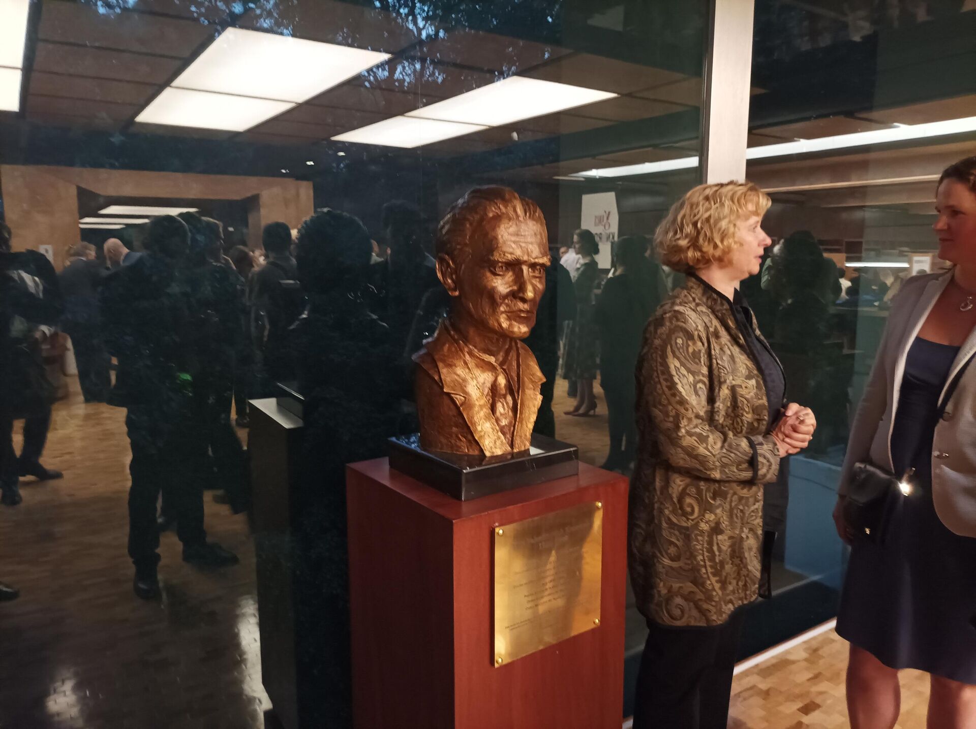 Busto de Yuri Knórozov - Sputnik Mundo, 1920, 18.11.2022