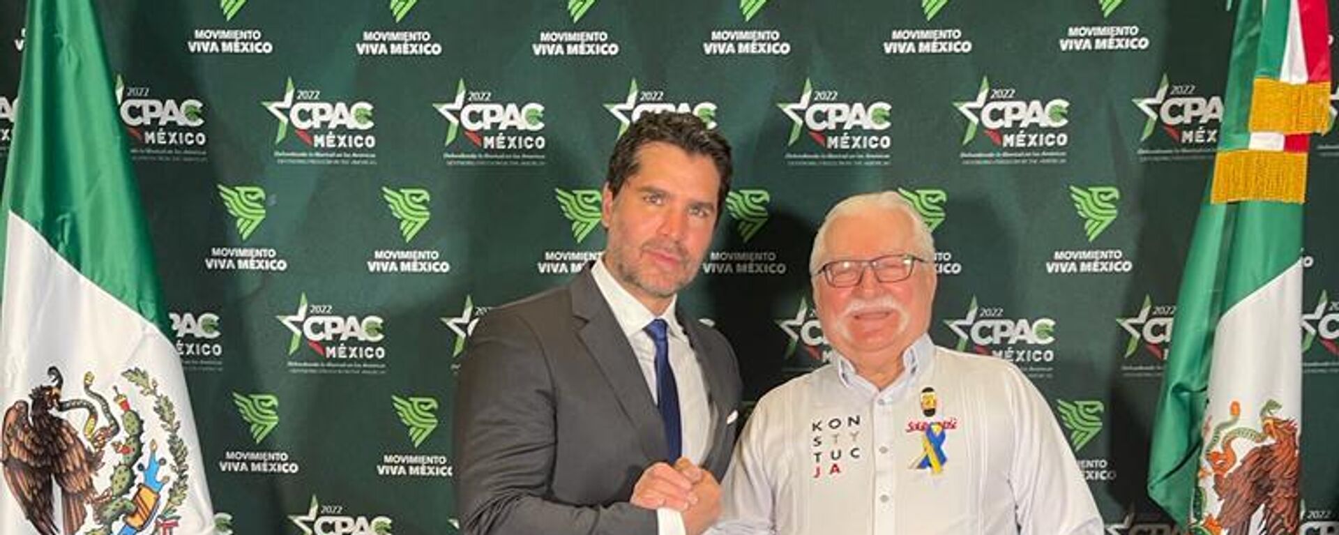 El líder ultraconservador mexicano, Eduardo Verástegui, y el expresidente de Polonia, Lech Walesa - Sputnik Mundo, 1920, 20.11.2022