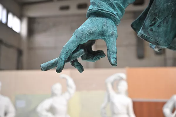 Un fragmento del monumento a Fidel Castro erigido en la plaza del mismo nombre, cerca de la estación de metro de Sókol, en Moscú. Un fragmento del monumento a Fidel Castro erigido en la plaza del mismo nombre, cerca de la estación de metro de Sókol, en Moscú. - Sputnik Mundo