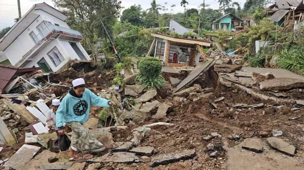 Las consecuencias del terremoto en Indonesia - Sputnik Mundo