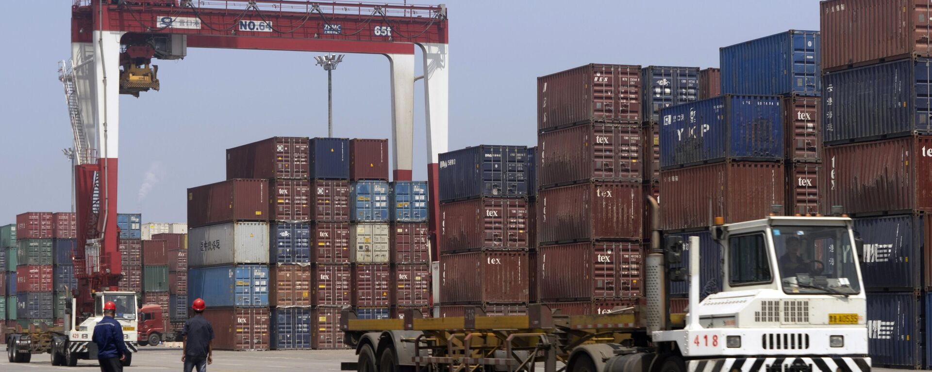 Un puerto comercial en China  - Sputnik Mundo, 1920, 13.08.2025