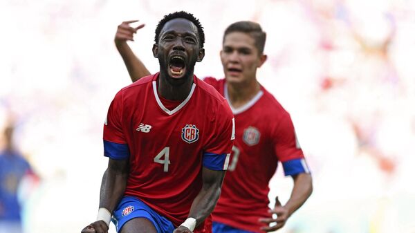 Keysher Fuller, futbolista de Costa Rica, celebra su gol a Japón durante el Mundial de Catar 2022, el 27 de noviembre del 2022 - Sputnik Mundo