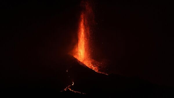 Erupción de un volcán (imagen referencial) - Sputnik Mundo