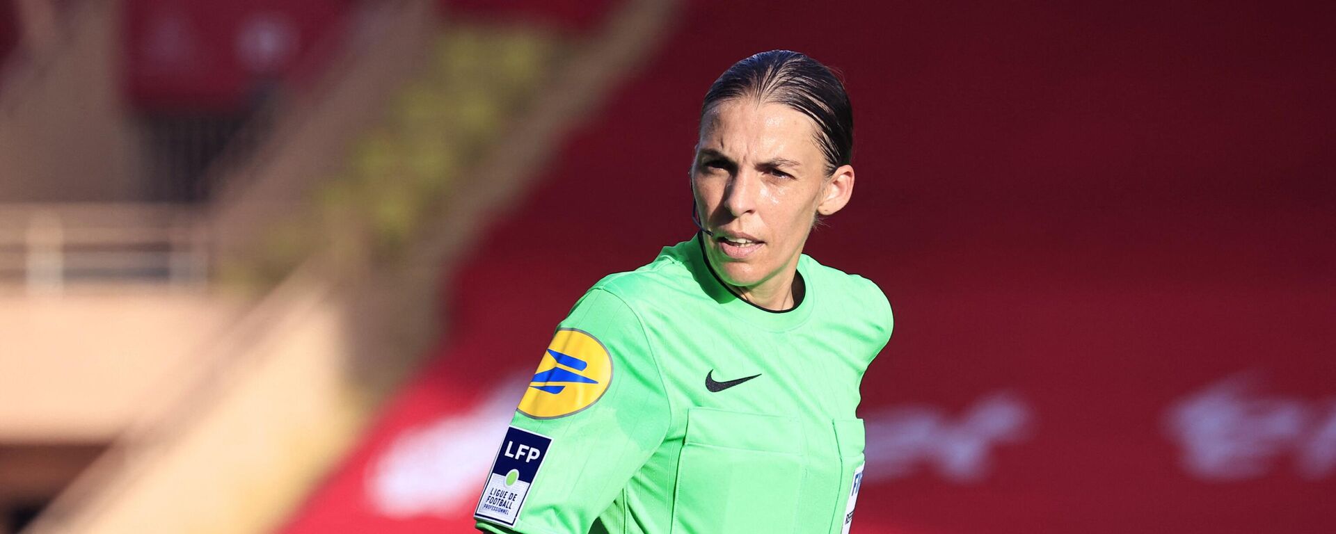 La árbitra de fútbol francesa Stéphanie Frappart  - Sputnik Mundo, 1920, 29.11.2022