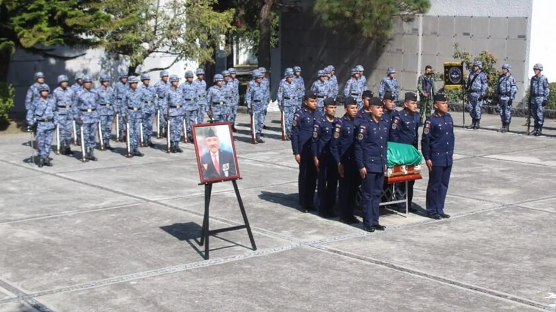 Despiden al veterano del Escuadrón 201 Despiden al veterano del Escuadrón 201