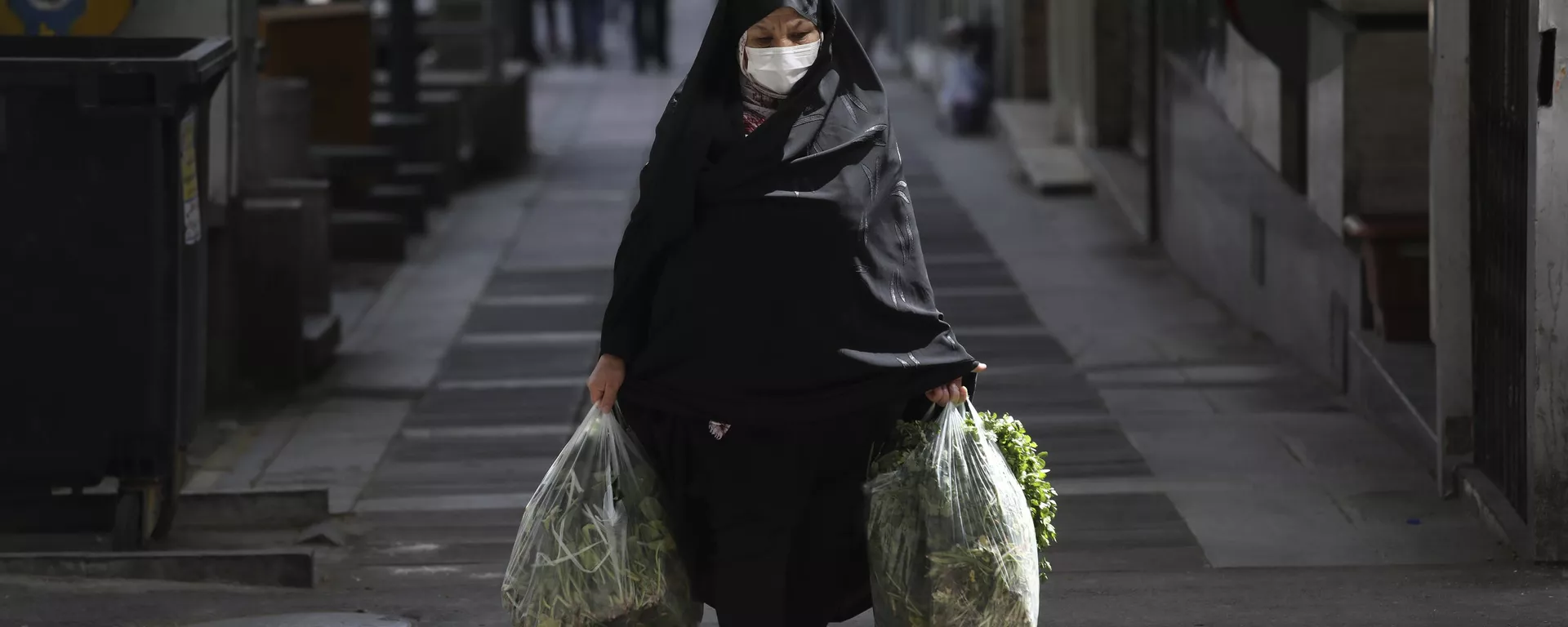 Una mujer iraní - Sputnik Mundo, 1920, 02.12.2022