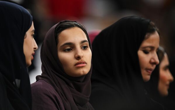 Las espectadoras en las tribunas durante el partido de la fase de grupos entre Países Bajos y Catar. El partido terminó con la victoria de los Países Bajos 2-0. - Sputnik Mundo