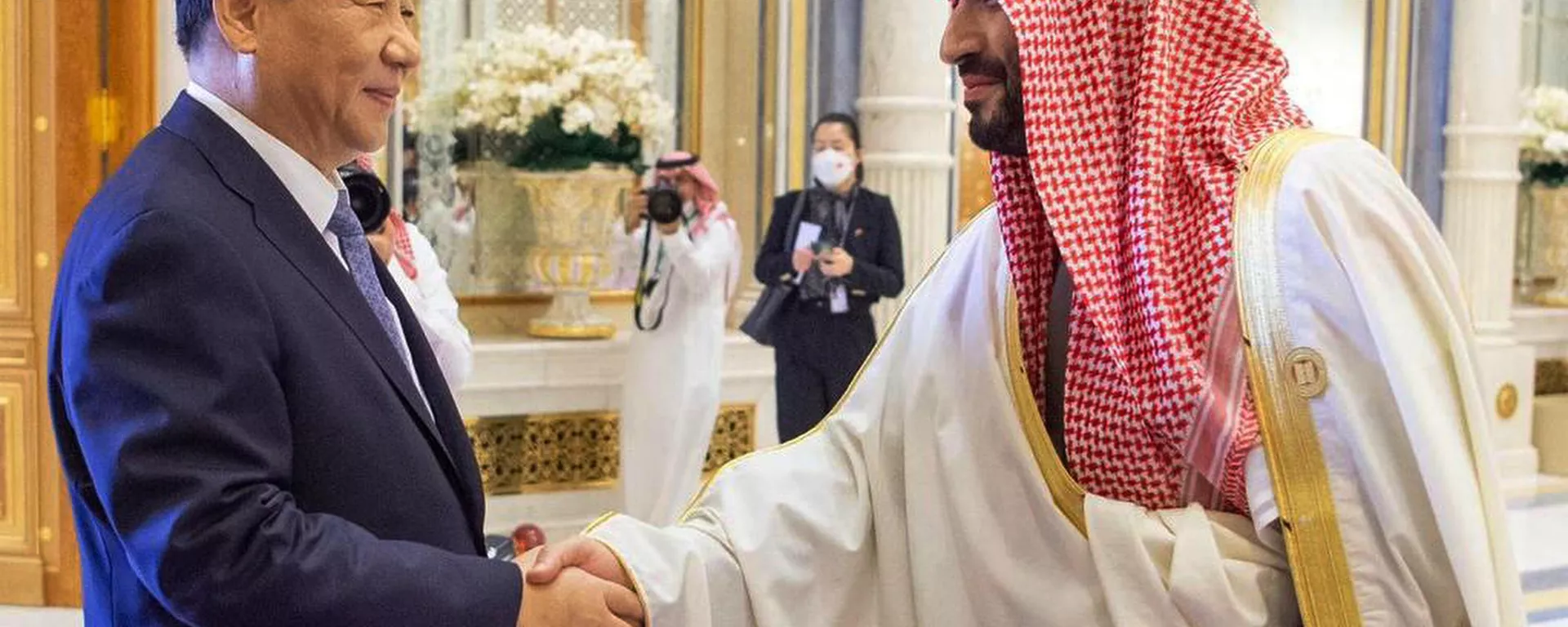 El presidente de China, Xi Jinping, y su homólogo de Arabia Saudita, Salman bin Abdulaziz Saud El presidente de China, Xi Jinping, y su homólogo de Arabia Saudita, Salman bin Abdulaziz Saud - Sputnik Mundo, 1920, 11.12.2022