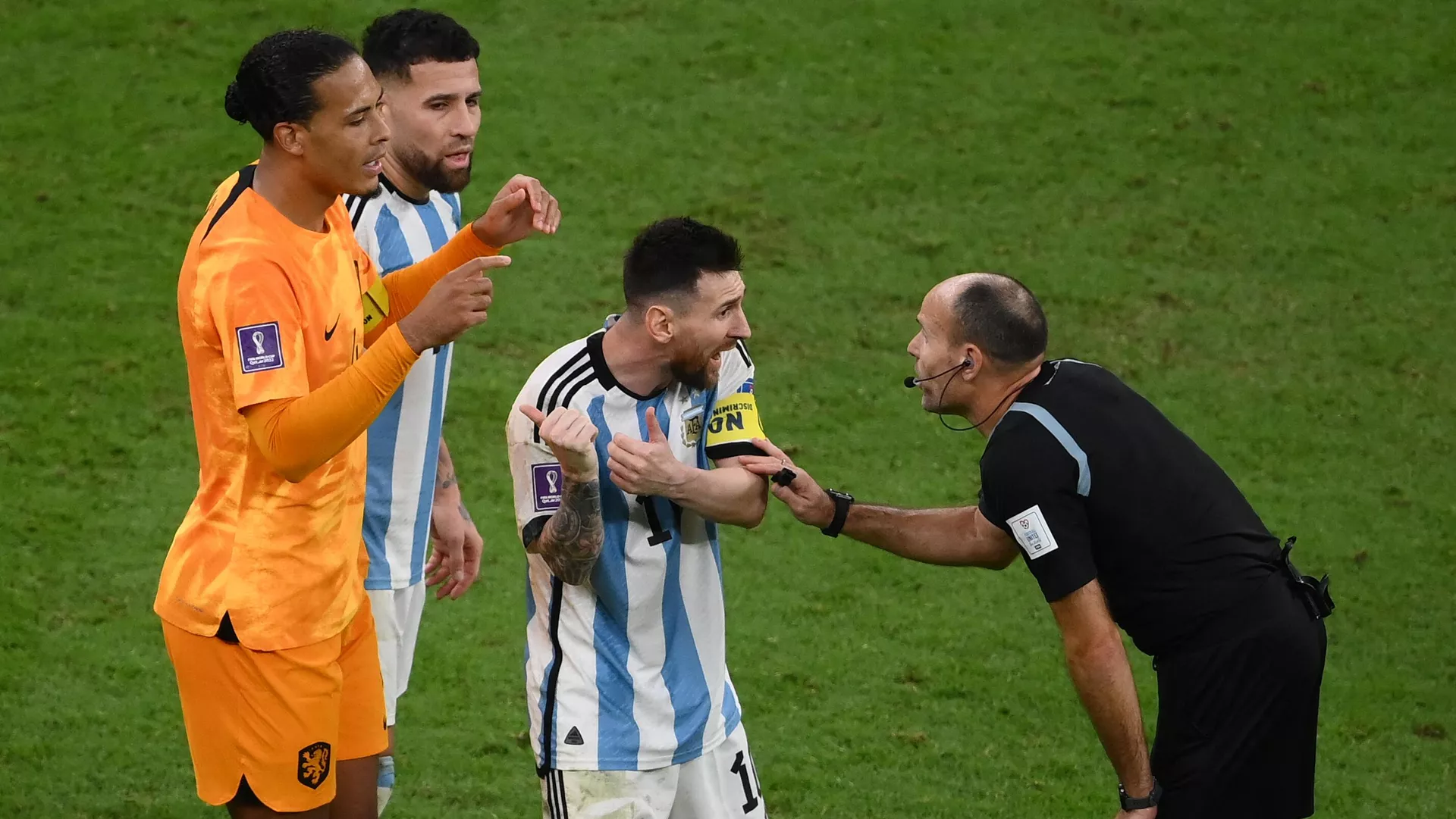 El delantero argentino Lionel Messi criticó al árbitro español Antonio Mateu Lahoz