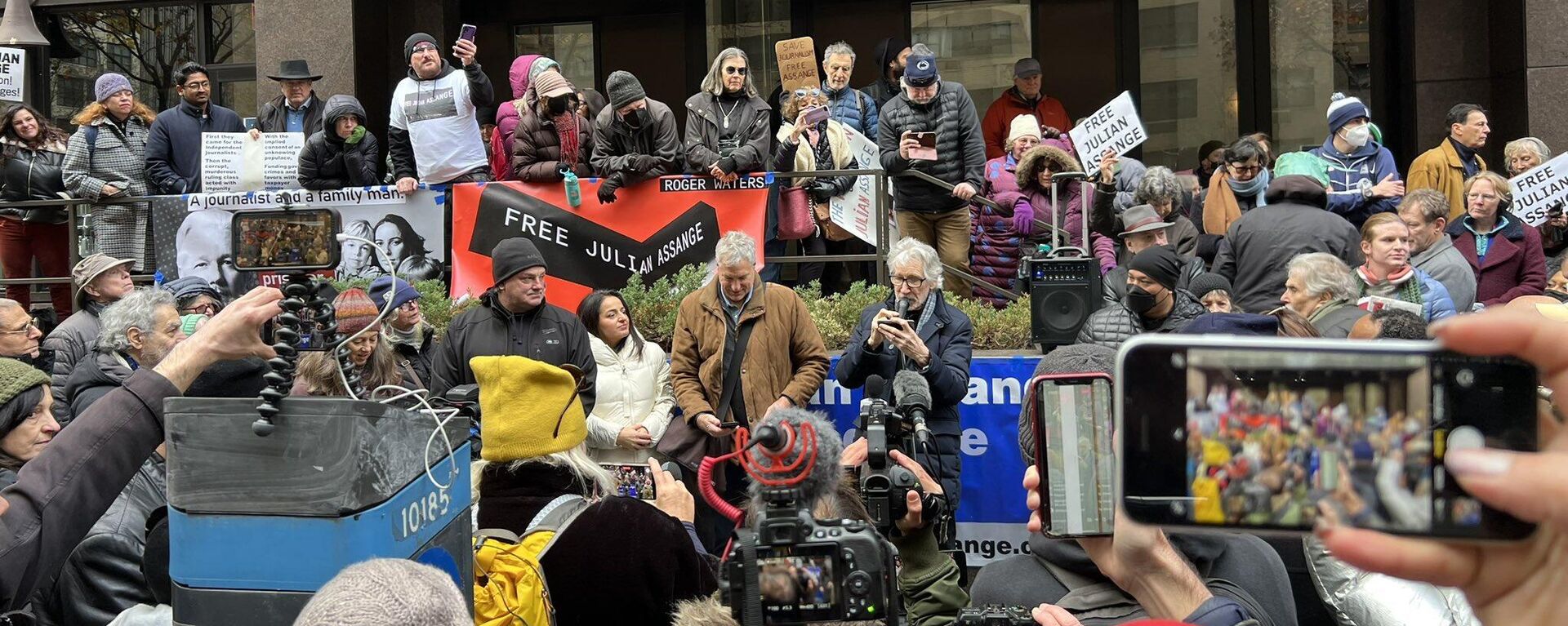 Roger Waters en protesta para exigir libertad a Julian Assange - Sputnik Mundo, 1920, 11.12.2022