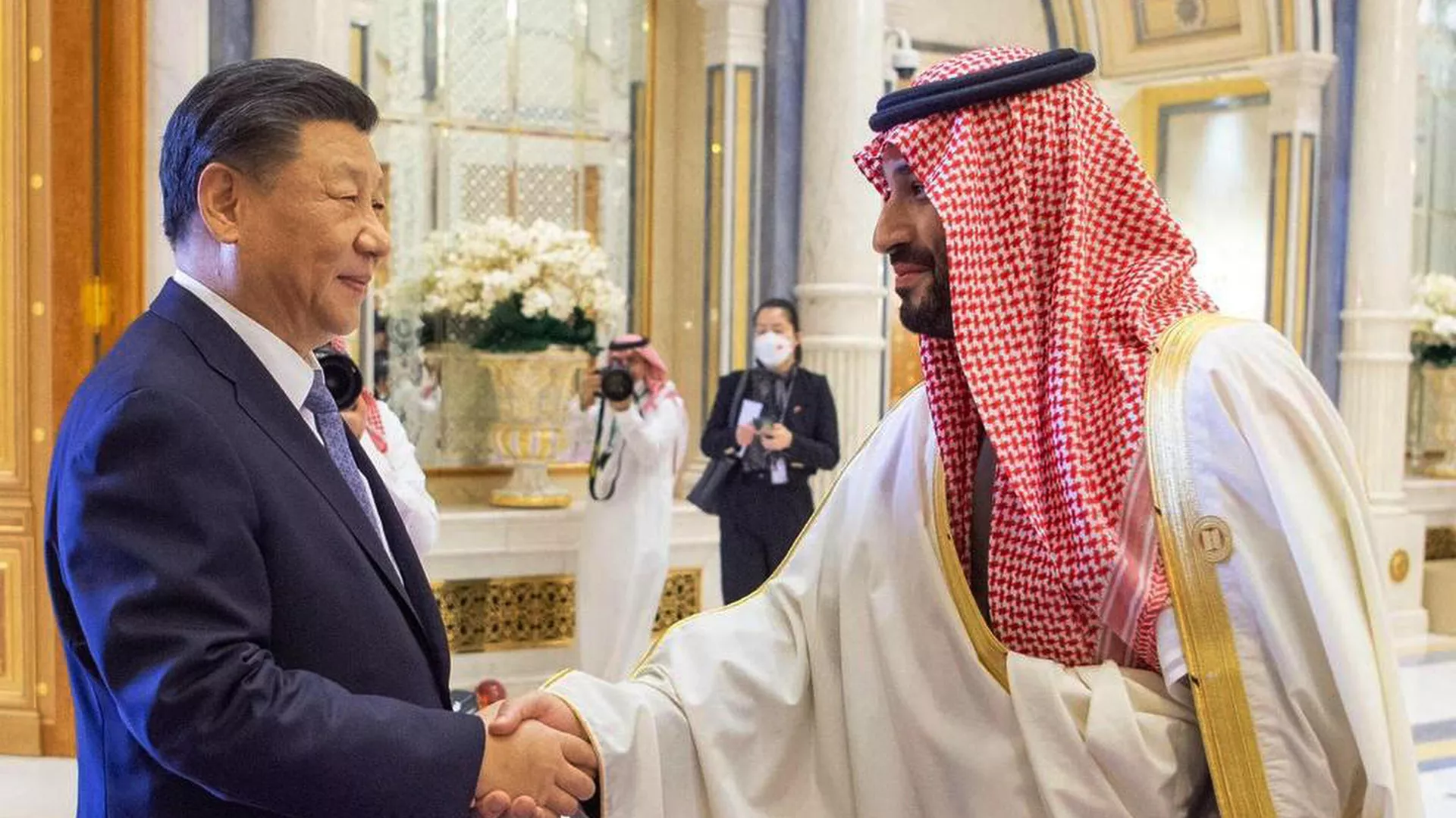 El líder de China, Xi Jinping, y el príncipe heredero saudí, Mohammed bin Salman El líder de China, Xi Jinping, y el príncipe heredero saudí, Mohammed bin Salman
