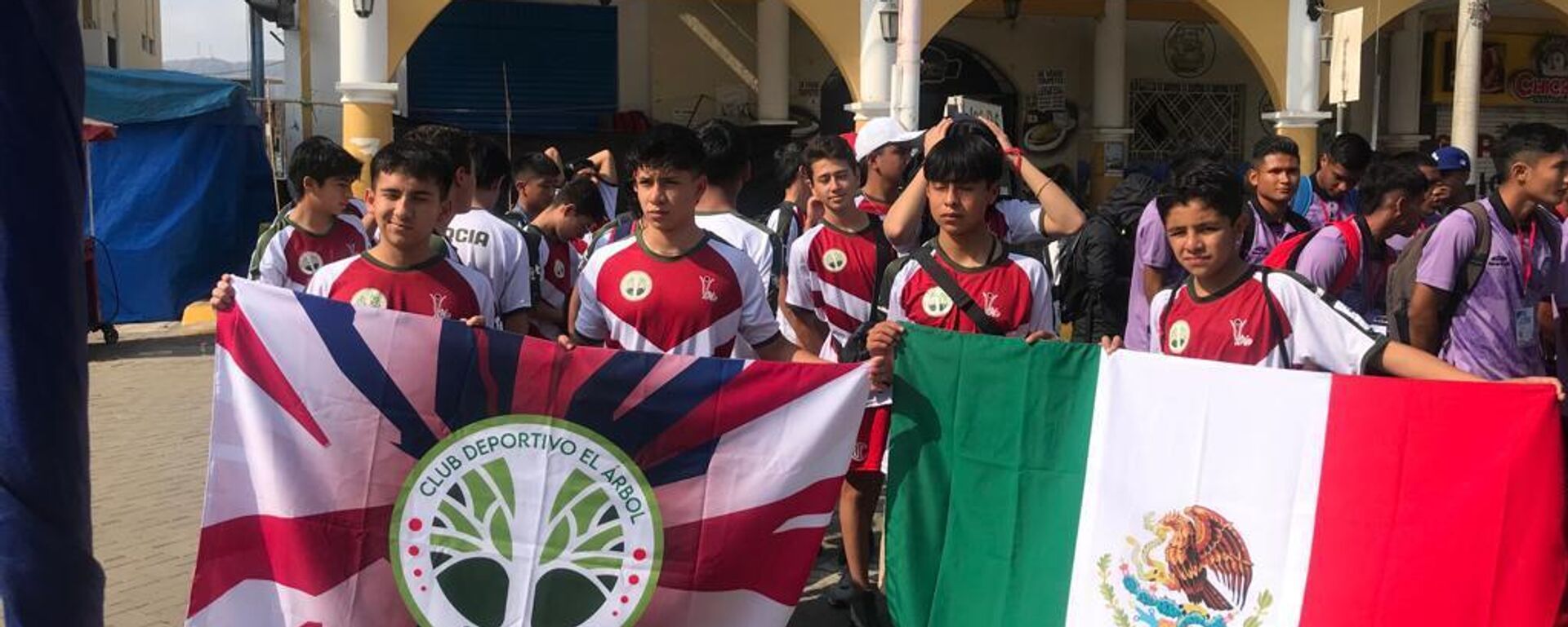 Los jugadores de un equipo juvenil de fútbol mexicano quedaron varados en Perú ante la crisis política del país sudamericano. - Sputnik Mundo, 1920, 15.12.2022