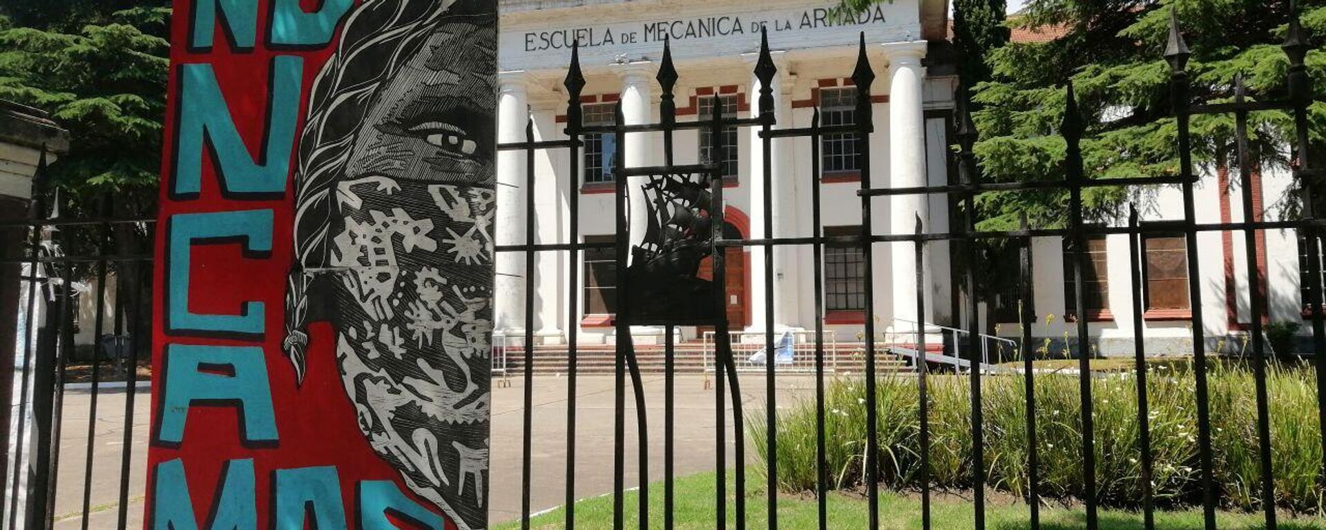 La Escuela de Mecánica de la Armada (ESMA) fue uno de los principales espacios de tortura y detenciones arbitrarias operativo durante la dictadura militar que se impuso en Argentina a partir de 1976. Fue reconvertida por el kirchnerismo en un espacio de memoria de las víctimas del terrorismo de Estado. - Sputnik Mundo, 1920, 26.01.2023