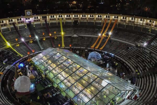 Una feria navideña en el interior del edificio La Santamaría de Bogotá, Colombia. - Sputnik Mundo