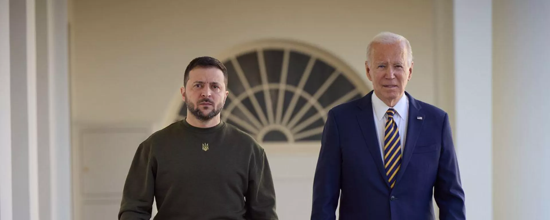 De izquierda a derecha, los presidentes de Ucrania y Estados Unidos, Volodímir Zelenski y Joe Biden. - Sputnik Mundo, 1920, 20.07.2023