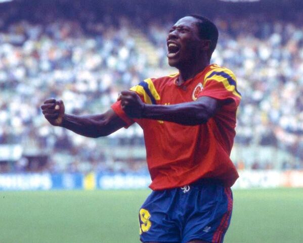 Freddy Rincón, conocido como uno de los mejores futbolistas colombianos de la historia,  falleció el 11 de abril tras ser herido en un grave accidente automovilístico. Jugaba en las ligas colombiana, española, brasileña e italiana.  En todos estos lugares se le recuerda por su velocidad, y su instinto goleador a pesar de desempeñarse como centrocampista. - Sputnik Mundo