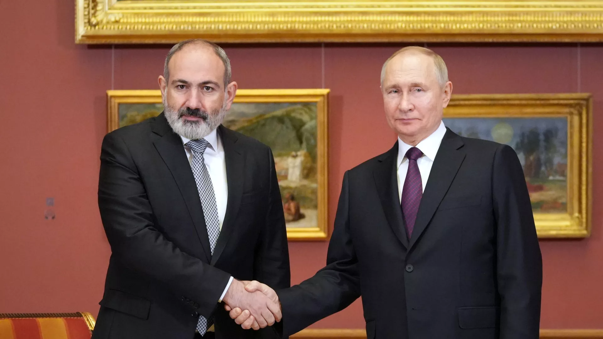 El encuentro entre el primer ministro armenio, Nikol Pashinián, y el presidente ruso, Vladímir Putin