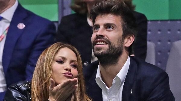 La cantante colombiana Shakira y el exdeportista español Gerard Piqué  - Sputnik Mundo