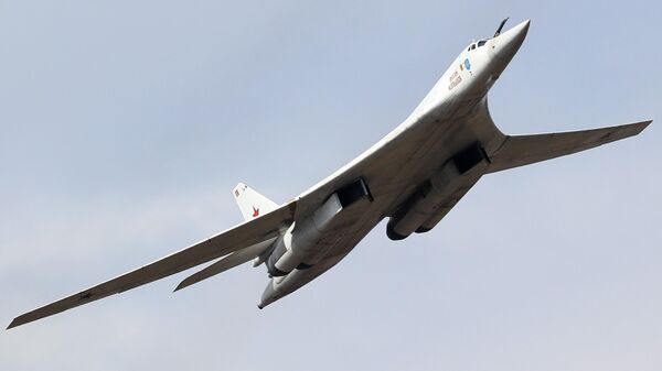 El bombardero estratégico Tu-160 - Sputnik Mundo