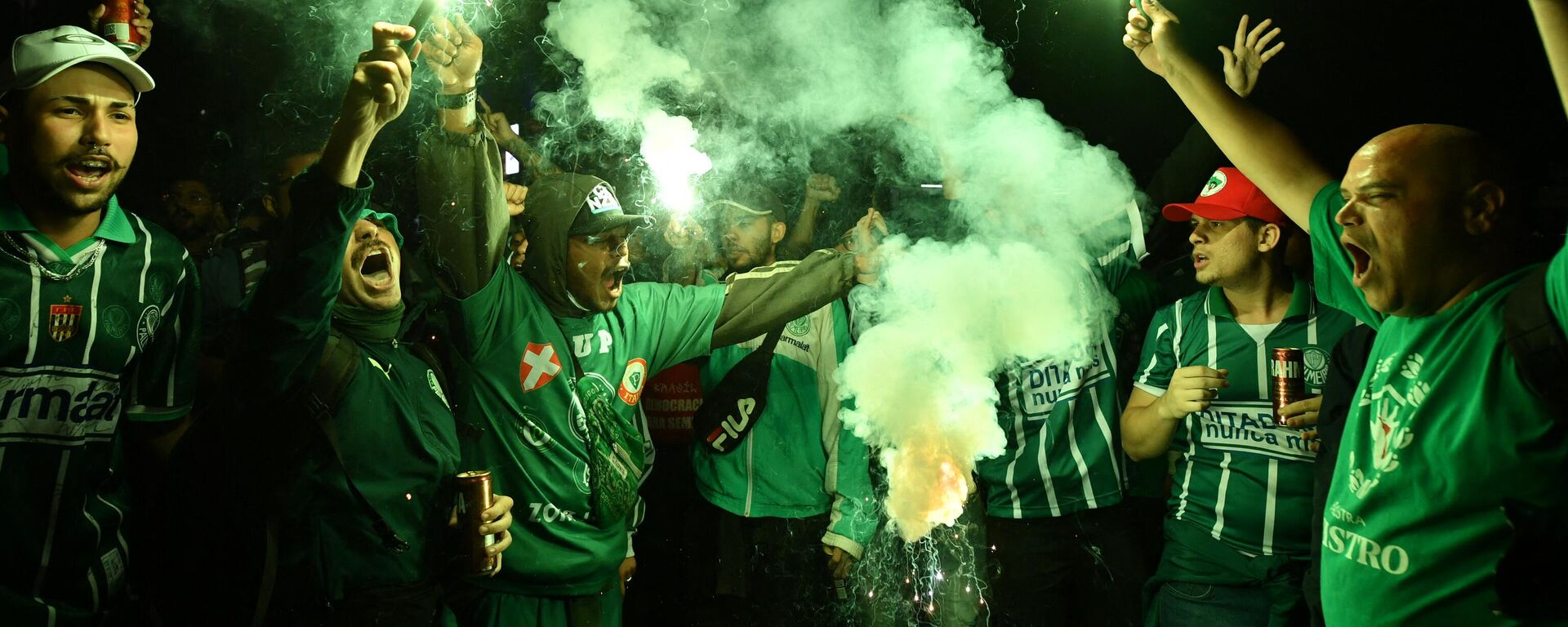 Hinchadas de distintos clubes se manifiestan en favor de la democracia en Sao Paulo - Sputnik Mundo, 1920, 11.01.2023