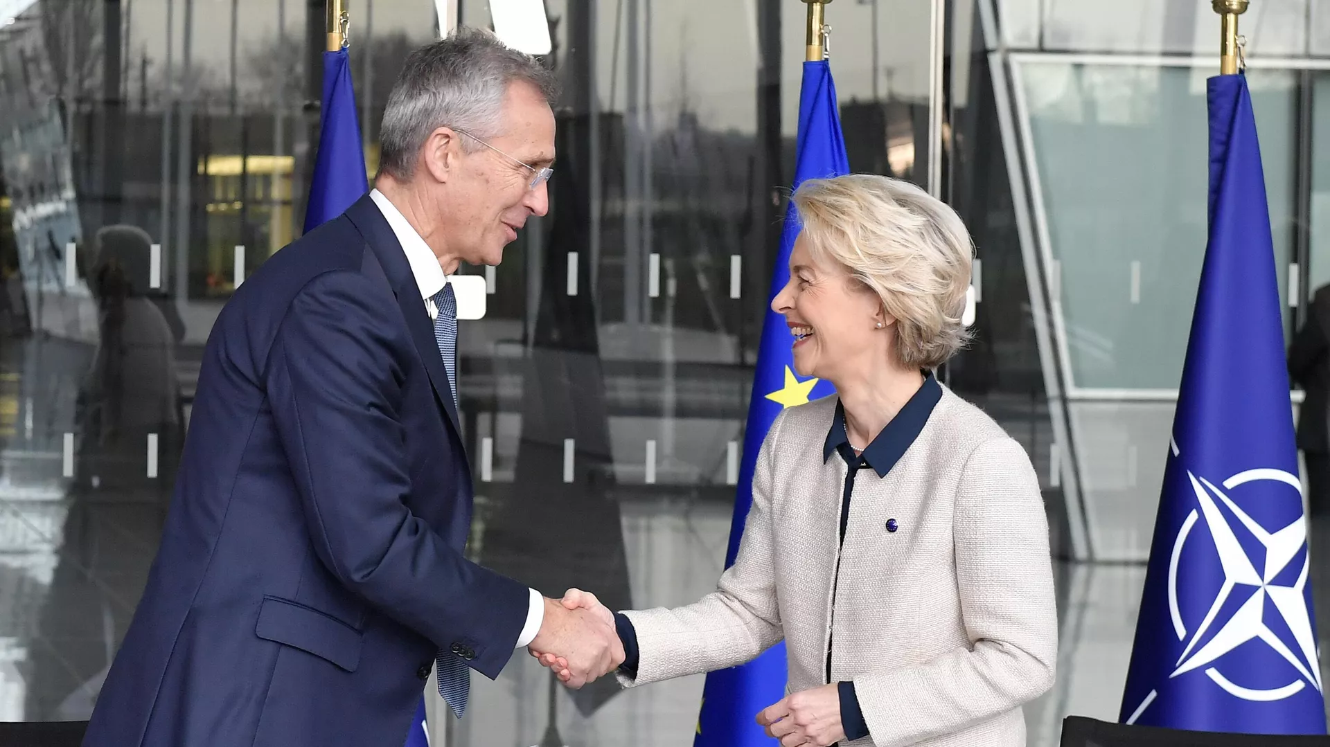 El el secretario general de la OTAN, Jens Stoltenberg, y la presidenta de la Comisión Europea, Ursula von der Leyen El el secretario general de la OTAN, Jens Stoltenberg, y la presidenta de la Comisión Europea, Ursula von der Leyen
