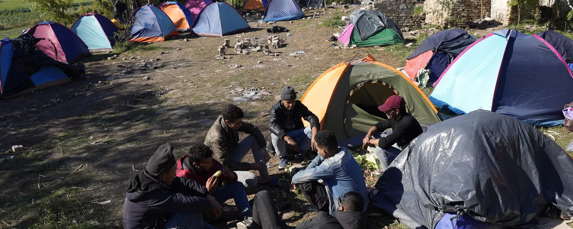 Migrantes que realizan la ruta de los Balcanes Migrantes que realizan la ruta de los Balcanes - Sputnik Mundo, 1920, 14.01.2023
