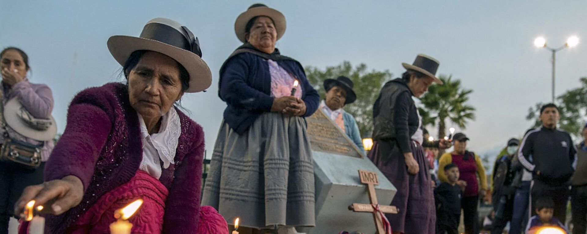 Manifestantes de Ayacucho, Perú, protagonizaron el 11 de enero una velada por las víctimas de represión durante la actual crisis política en el país andino. - Sputnik Mundo, 1920, 16.01.2023