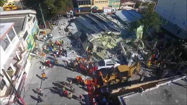 Derrumbe de edificio comercial en República Dominicana  - Sputnik Mundo