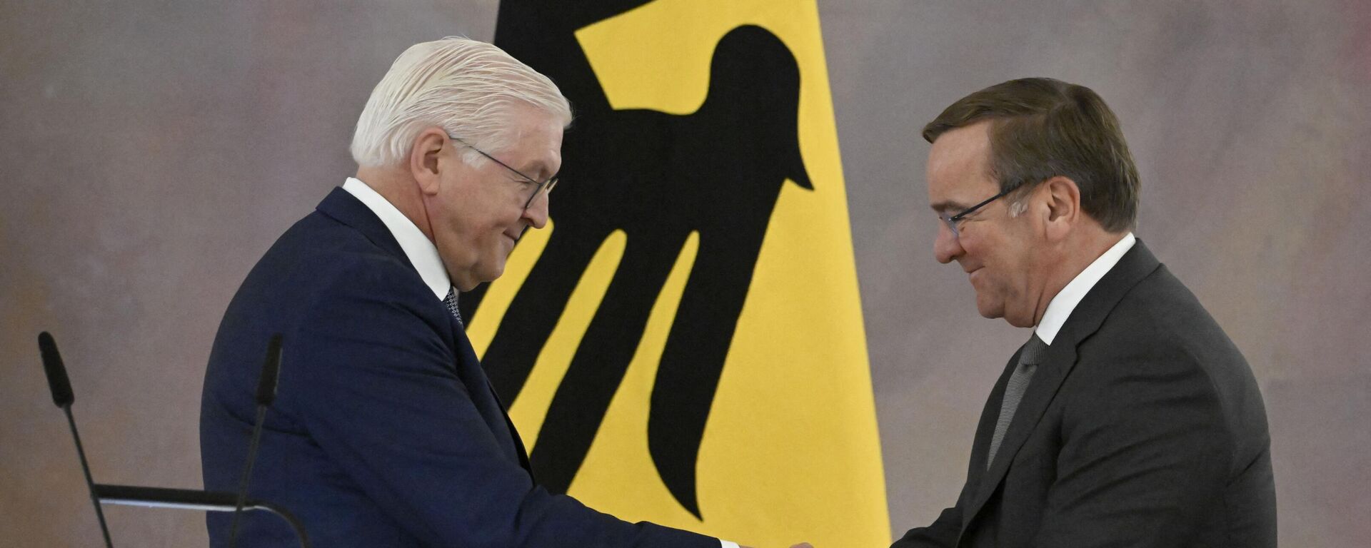 El presidente alemán, Frank-Walter Steinmeier, nombra a Boris Pistorius como nuevo ministro de Defensa - Sputnik Mundo, 1920, 19.01.2023