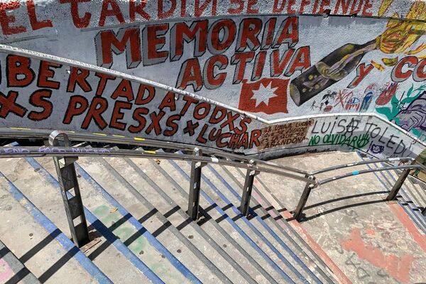 El Jardín de la Resistencia, espacio de memoria en el antuguo acceso a la estación Baquedano en Santiago - Sputnik Mundo