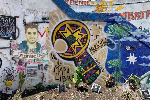 El Jardín de la Resistencia, espacio de memoria en el antuguo acceso a la estación Baquedano en Santiago - Sputnik Mundo