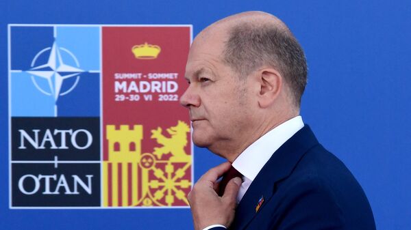 El canciller alemán Olaf Scholz en la Cumbre de Jefes de Estado de la OTAN de Madrid, el 30 de junio de 2022 - Sputnik Mundo