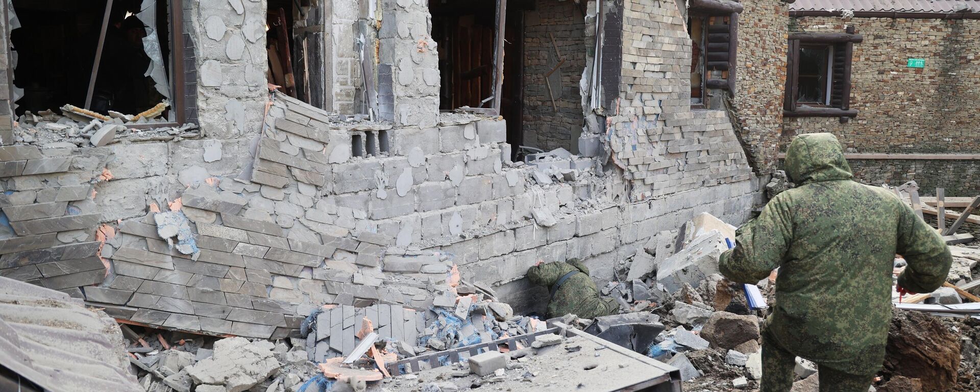 Las consecuencias del ataque ucraniano sobre un hotel en Donetsk - Sputnik Mundo, 1920, 23.01.2023