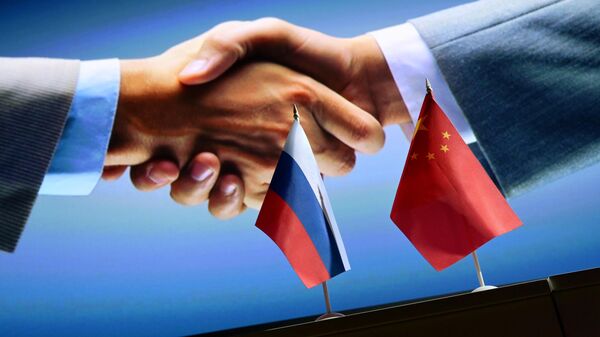 Banderas de Rusia y China - Sputnik Mundo