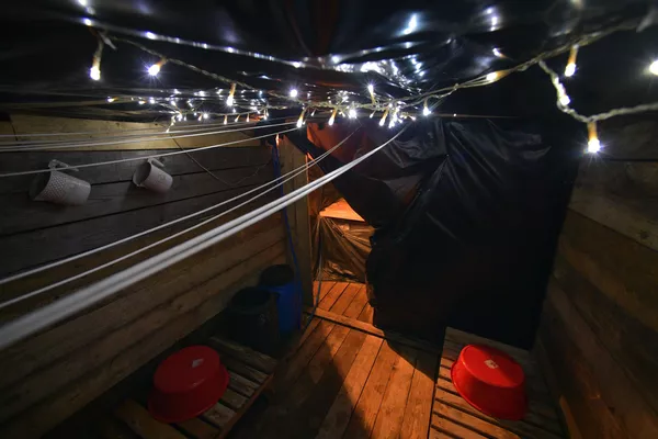 En la estepa de Jersón, los soldados de la brigada de infantería motorizada del Ártico han instalado una ciudad entera, que cuenta incluso con una sauna. En la estepa de Jersón, los soldados de la brigada de infantería motorizada del Ártico han instalado una ciudad entera, que cuenta incluso con una sauna. - Sputnik Mundo