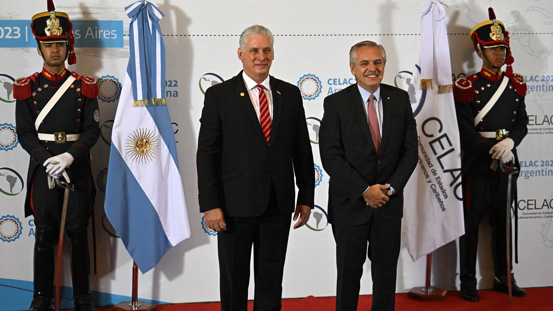 El presidente de Cuba, Miguel Díaz-Canel, y, el presidente de Argentina, Alberto Fernández en CELAC El presidente de Cuba, Miguel Díaz-Canel, y, el presidente de Argentina, Alberto Fernández en CELAC - Sputnik Mundo, 1920, 24.01.2023