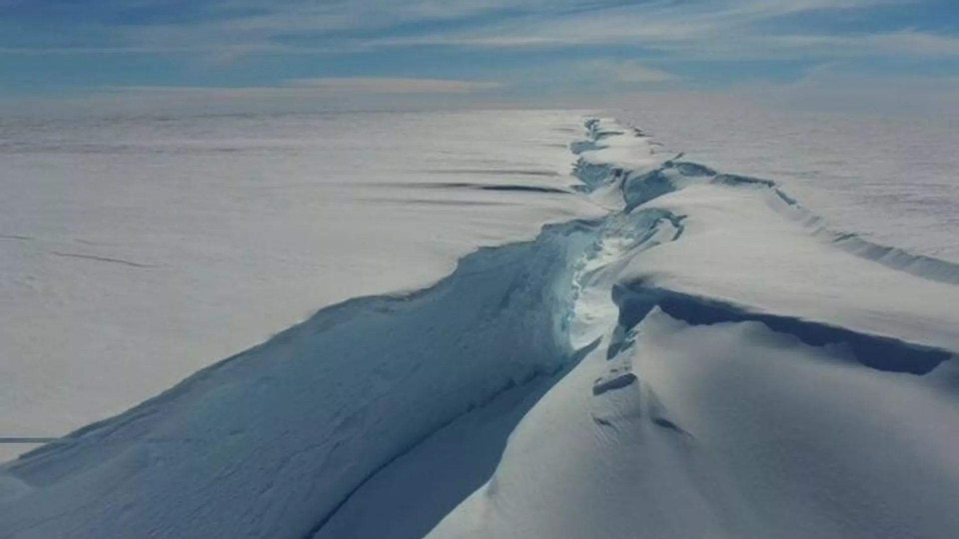 Chasm-1 permaneció inactivo durante muchos años, pero ahora ha creado un nuevo iceberg Chasm-1 permaneció inactivo durante muchos años, pero ahora ha creado un nuevo iceberg - Sputnik Mundo, 1920, 24.01.2023