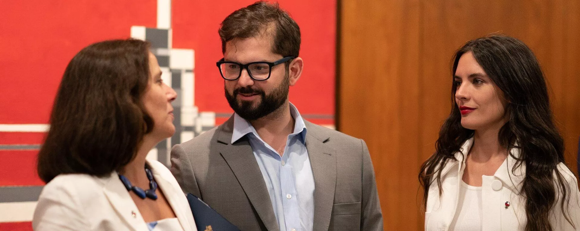 La canciller chilena Antonia Urrejola, el presidente Gabriel Boric y la ministra Camila Vallejo - Sputnik Mundo, 1920, 25.01.2023