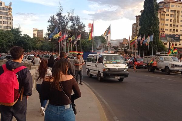 Manifestantes piden la liberación de Luis Fernado Camacho en Cochabamba, Bolivia - Sputnik Mundo