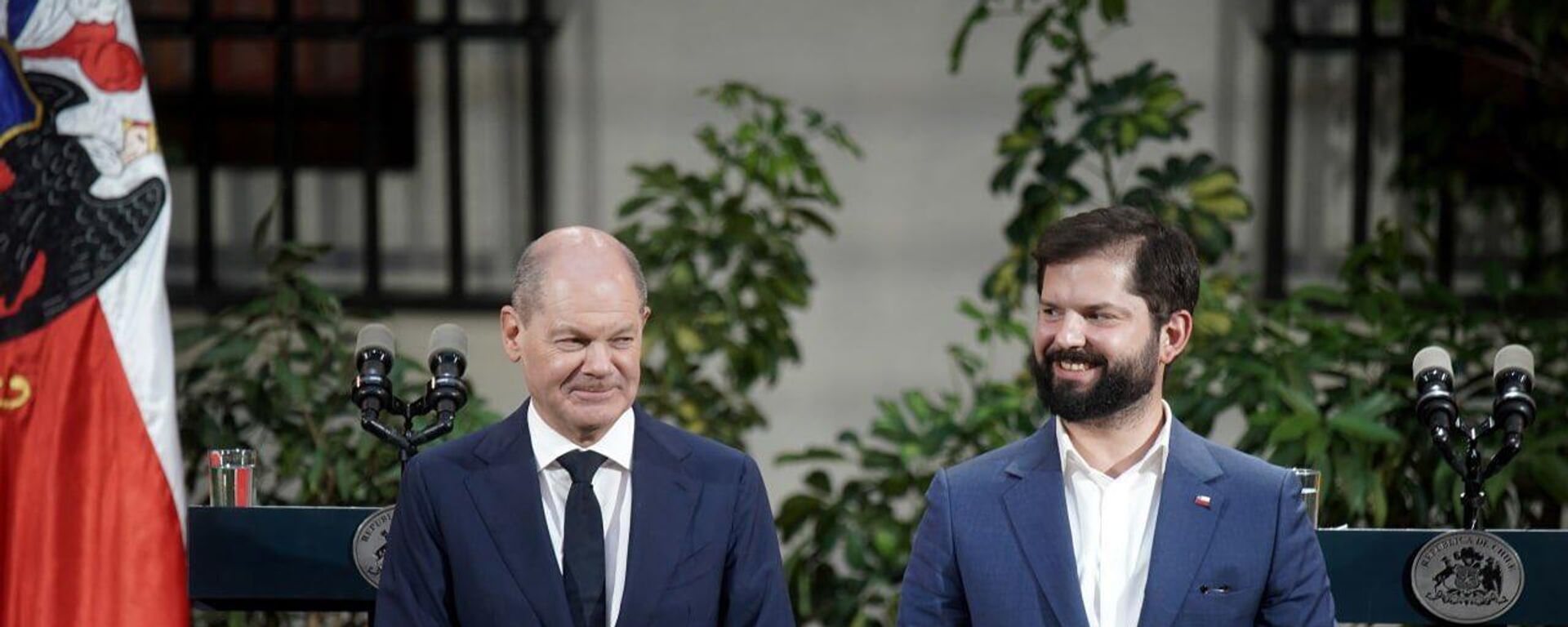 El canciller de Alemania, Olaf Scholz, y el presidente de Chile, Gabriel Boric  - Sputnik Mundo, 1920, 30.01.2023