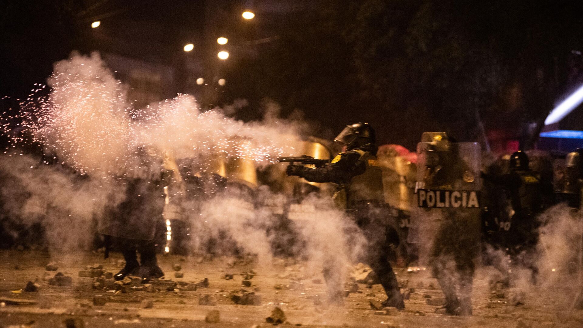 Elementos de la Policía Nacional del Perú (PNP) han sido llamados a actuar con responsabilidad y moderación durante las manifestaciones. - Sputnik Mundo, 1920, 11.07.2023