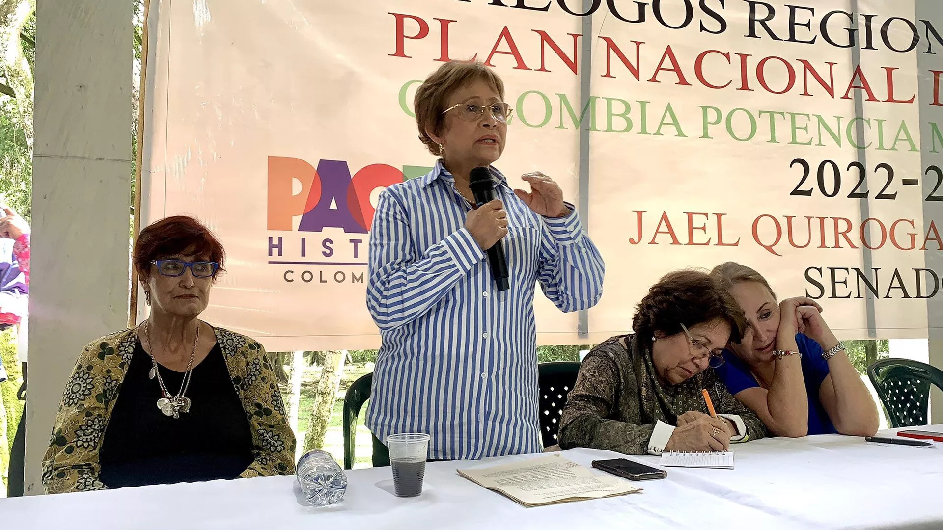 En el centro, la senadora colombiana Jahel Quiroga - Sputnik Mundo, 1920, 02.02.2023