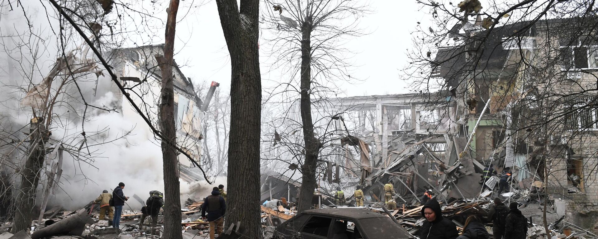 Consecuencias del bombardeo por las fuerzas armadas ucranianas de un centro comercial en Donetsk - Sputnik Mundo, 1920, 03.02.2023