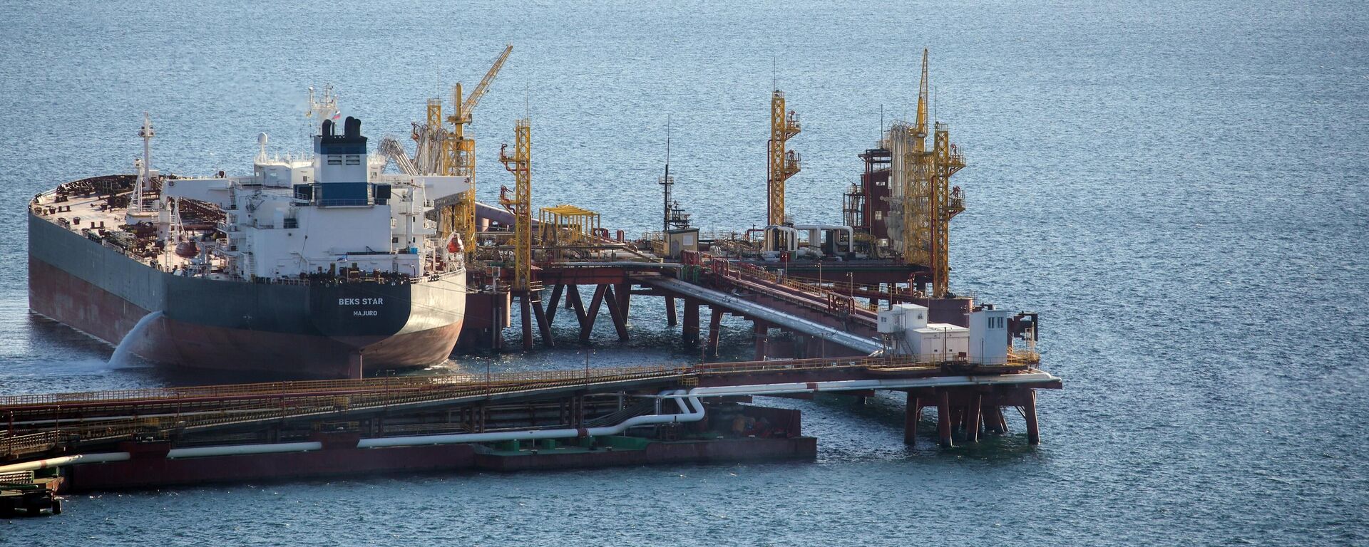 Transporte de petróleo en la ciudad rusa de Novorossiysk - Sputnik Mundo, 1920, 04.02.2023